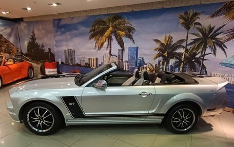 Ford Mustang VI рестайлинг, 2005 год, 1 300 000 рублей, 5 фотография