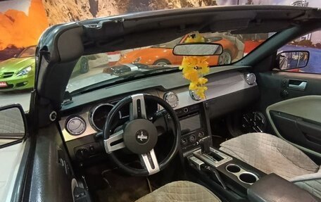 Ford Mustang VI рестайлинг, 2005 год, 1 300 000 рублей, 6 фотография