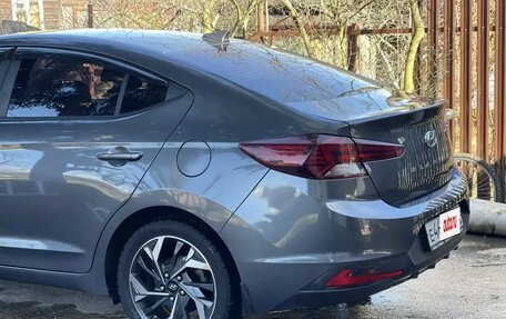 Hyundai Elantra VI рестайлинг, 2019 год, 1 300 000 рублей, 3 фотография