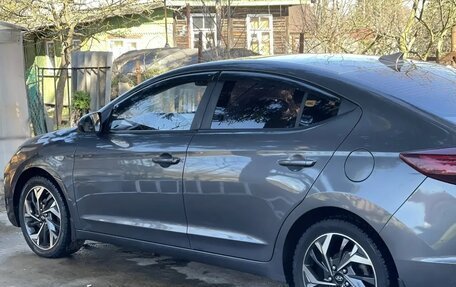 Hyundai Elantra VI рестайлинг, 2019 год, 1 300 000 рублей, 4 фотография