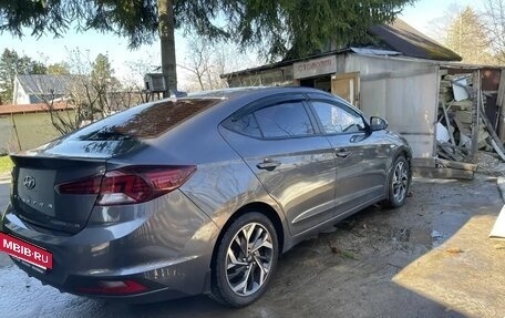 Hyundai Elantra VI рестайлинг, 2019 год, 1 300 000 рублей, 5 фотография