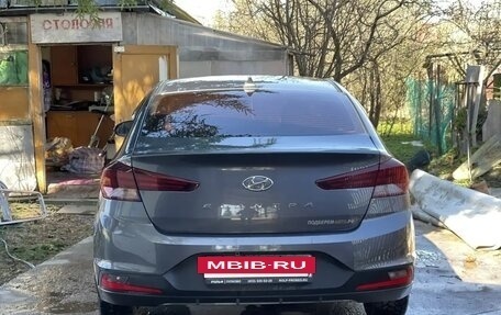 Hyundai Elantra VI рестайлинг, 2019 год, 1 300 000 рублей, 8 фотография