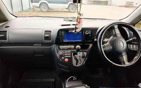 Toyota Wish II, 2003 год, 700 000 рублей, 7 фотография