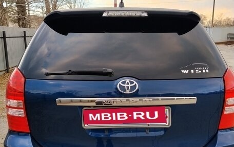 Toyota Wish II, 2003 год, 700 000 рублей, 4 фотография