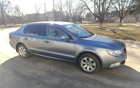 Skoda Superb III рестайлинг, 2012 год, 1 000 000 рублей, 3 фотография