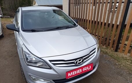 Hyundai Solaris II рестайлинг, 2015 год, 750 000 рублей, 4 фотография