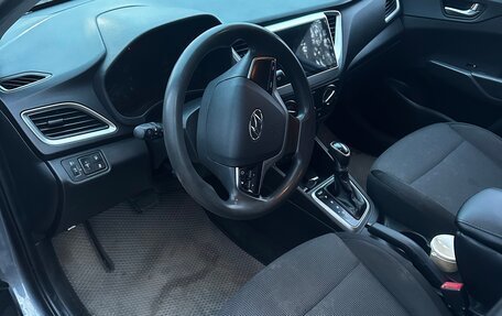 Hyundai Solaris II рестайлинг, 2017 год, 670 000 рублей, 7 фотография