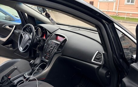 Opel Astra J, 2013 год, 600 000 рублей, 2 фотография