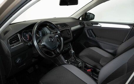 Volkswagen Tiguan II, 2019 год, 2 526 000 рублей, 5 фотография