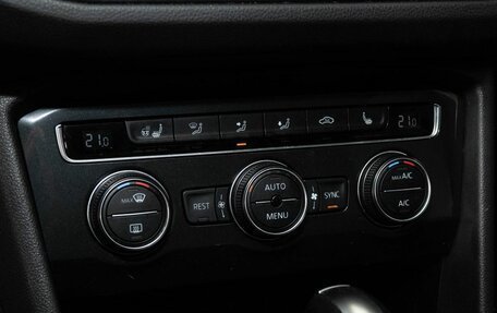 Volkswagen Tiguan II, 2019 год, 2 526 000 рублей, 11 фотография