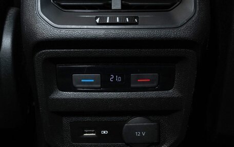 Volkswagen Tiguan II, 2019 год, 2 526 000 рублей, 17 фотография