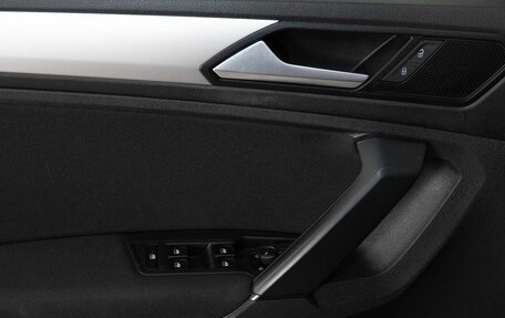 Volkswagen Tiguan II, 2019 год, 2 526 000 рублей, 20 фотография