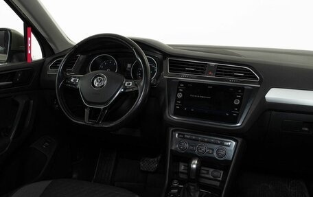 Volkswagen Tiguan II, 2019 год, 2 526 000 рублей, 13 фотография