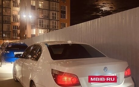 BMW 5 серия, 2004 год, 950 000 рублей, 3 фотография