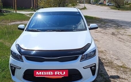 KIA Rio IV, 2018 год, 1 300 000 рублей, 2 фотография