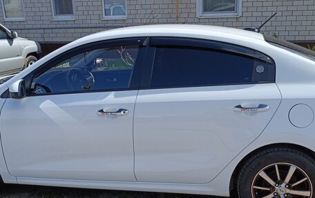 KIA Rio IV, 2018 год, 1 300 000 рублей, 8 фотография