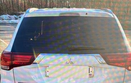 Mitsubishi Outlander III рестайлинг 3, 2016 год, 1 675 000 рублей, 6 фотография