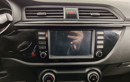 KIA Rio IV, 2018 год, 1 379 000 рублей, 15 фотография