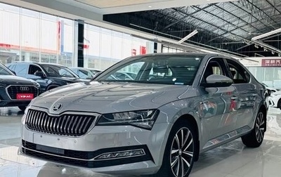 Skoda Superb III рестайлинг, 2022 год, 2 390 000 рублей, 1 фотография