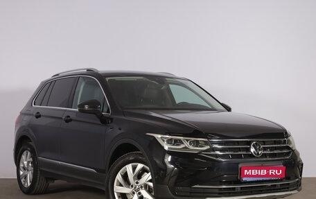 Volkswagen Tiguan II, 2021 год, 3 599 000 рублей, 1 фотография