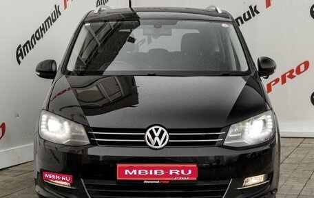 Volkswagen Sharan II, 2012 год, 1 380 000 рублей, 2 фотография