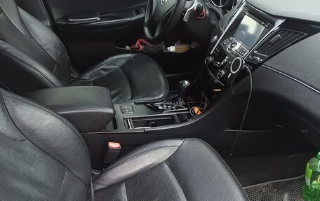 Hyundai Sonata VI, 2012 год, 830 000 рублей, 6 фотография