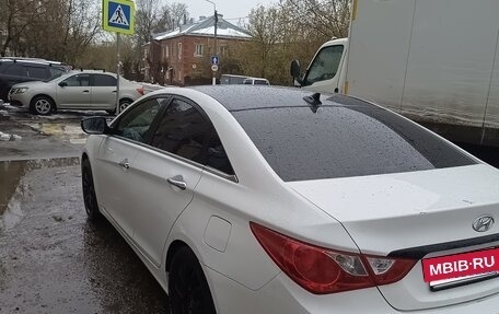 Hyundai Sonata VI, 2012 год, 830 000 рублей, 4 фотография