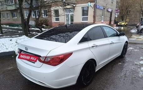 Hyundai Sonata VI, 2012 год, 830 000 рублей, 3 фотография