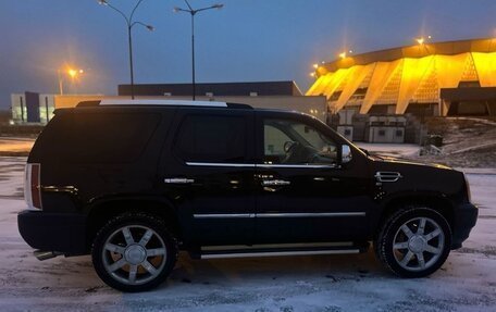 Cadillac Escalade III, 2008 год, 1 800 000 рублей, 2 фотография