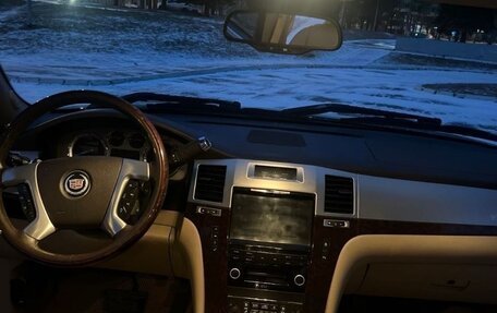 Cadillac Escalade III, 2008 год, 1 800 000 рублей, 15 фотография