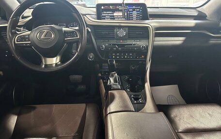Lexus RX IV рестайлинг, 2018 год, 3 650 000 рублей, 14 фотография