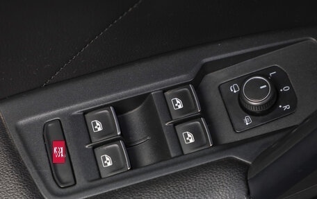 Volkswagen Tiguan II, 2021 год, 3 599 000 рублей, 16 фотография