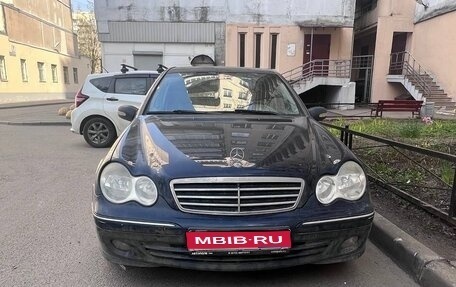 Mercedes-Benz C-Класс, 2005 год, 465 000 рублей, 1 фотография