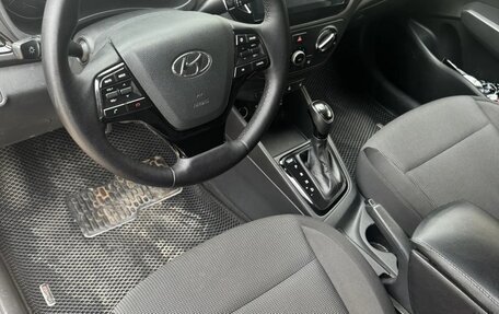 Hyundai Solaris II рестайлинг, 2017 год, 1 040 000 рублей, 10 фотография