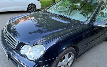 Mercedes-Benz C-Класс, 2005 год, 465 000 рублей, 3 фотография