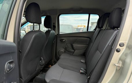 Renault Sandero II рестайлинг, 2016 год, 700 000 рублей, 19 фотография