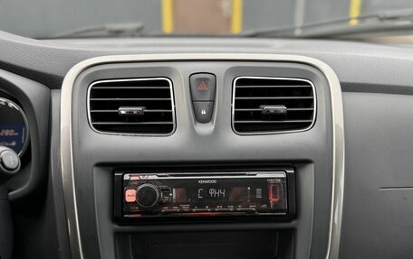 Renault Sandero II рестайлинг, 2016 год, 700 000 рублей, 23 фотография
