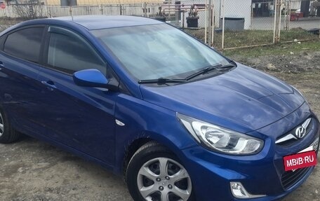 Hyundai Solaris II рестайлинг, 2013 год, 620 000 рублей, 3 фотография