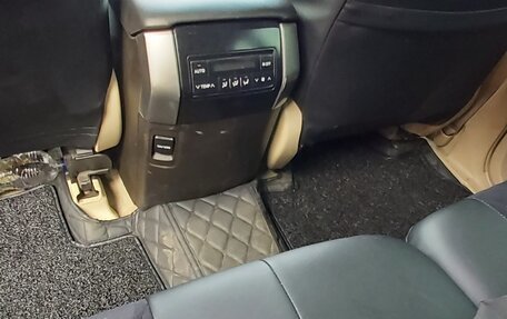 Toyota Land Cruiser Prado 150 рестайлинг 2, 2010 год, 2 680 000 рублей, 4 фотография