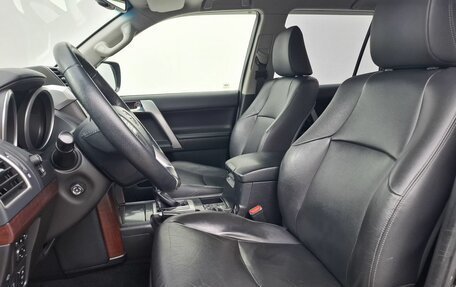 Toyota Land Cruiser Prado 150 рестайлинг 2, 2017 год, 3 510 000 рублей, 10 фотография