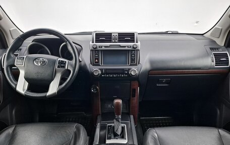 Toyota Land Cruiser Prado 150 рестайлинг 2, 2017 год, 3 510 000 рублей, 15 фотография