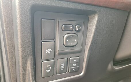 Toyota Land Cruiser Prado 150 рестайлинг 2, 2017 год, 3 510 000 рублей, 11 фотография