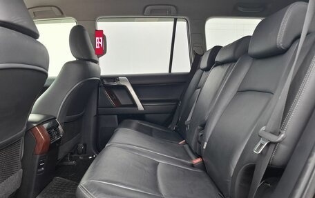 Toyota Land Cruiser Prado 150 рестайлинг 2, 2017 год, 3 510 000 рублей, 14 фотография