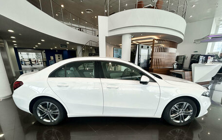 Mercedes-Benz A-Класс, 2018 год, 2 619 000 рублей, 5 фотография