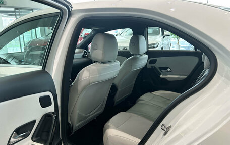 Mercedes-Benz A-Класс, 2018 год, 2 619 000 рублей, 15 фотография
