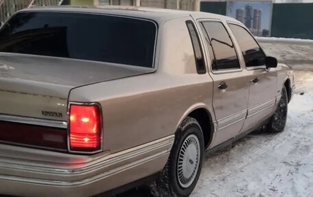 Lincoln Town Car II, 1992 год, 500 000 рублей, 1 фотография