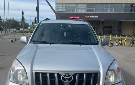 Toyota Land Cruiser Prado 120 рестайлинг, 2008 год, 2 495 000 рублей, 1 фотография