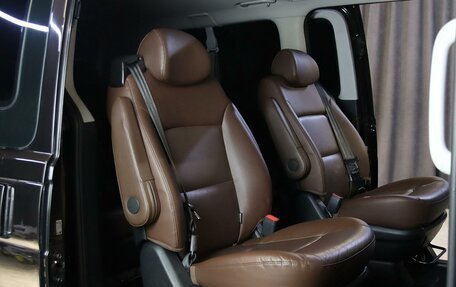 Hyundai Grand Starex Grand Starex I рестайлинг 2, 2018 год, 2 999 000 рублей, 6 фотография