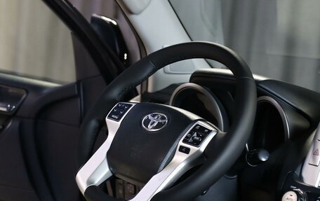 Toyota Land Cruiser Prado 150 рестайлинг 2, 2013 год, 2 849 000 рублей, 11 фотография