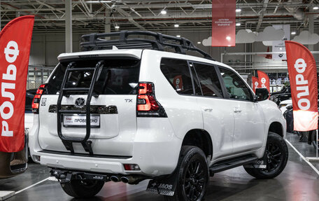 Toyota Land Cruiser Prado 150 рестайлинг 2, 2021 год, 6 400 000 рублей, 6 фотография